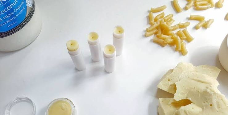 5 Tips Mudah Atasi Bibir Kering saat Berpuasa