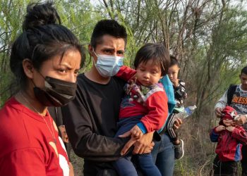 Muslim El Paso Membantu Migran di Penampungan Nirlaba