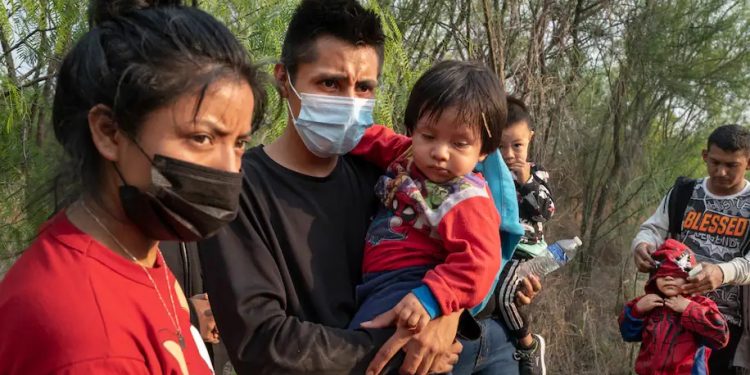 Muslim El Paso Membantu Migran di Penampungan Nirlaba