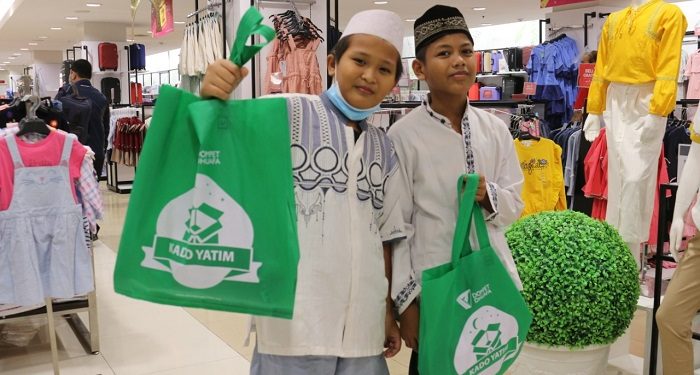 Muliakan Yatim, Dompet Dhuafa Ajak Mereka Belanja Kebutuhan Lebaran