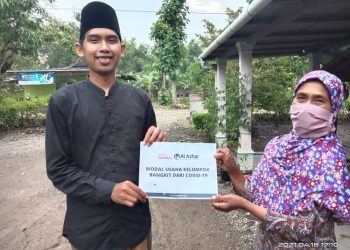 LAZ AL Azhar Salurkan Bantuan Modal Pertanian