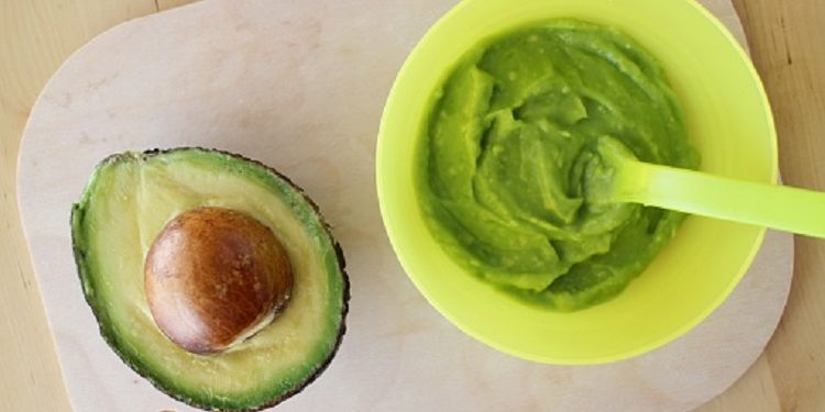 5 Ide Resep MPASI Bayi 6 Bulan dengan Buah Alpukat