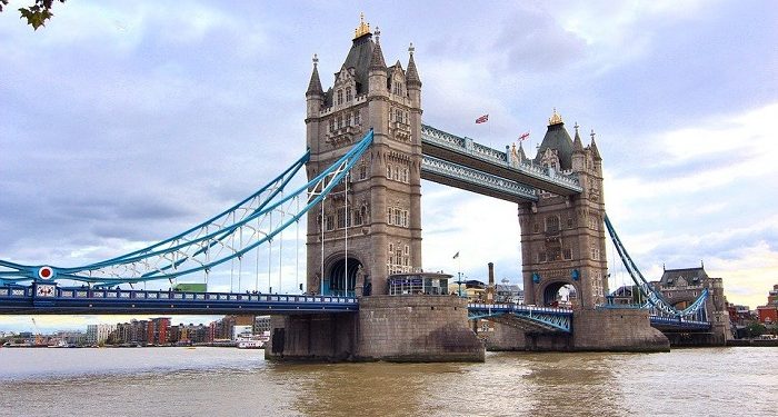 Bersahur di London, Berbuka di Syurga