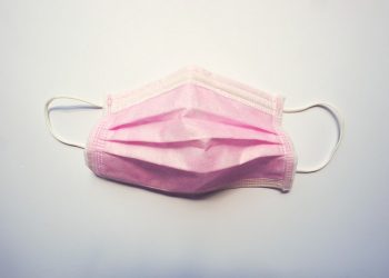 Hukum Shalat Memakai Masker saat Sakit