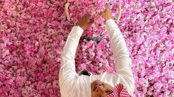 Bunga Mawar Bermekaran di Taif Saat Ramadan