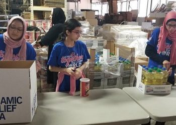 Pusat Islam Mississippi Bagikan Kotak Makanan Gratis Kepada yang Membutuhkan