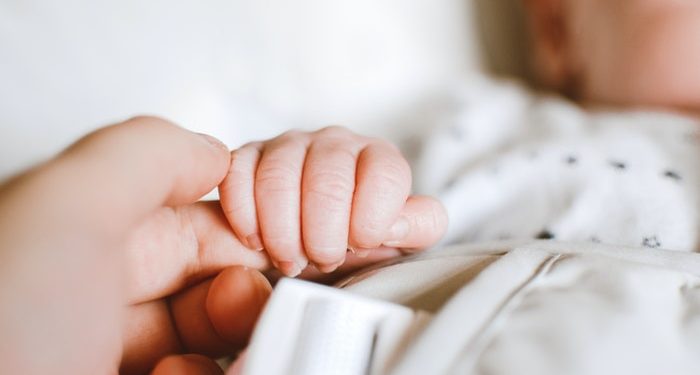 Melahirkan adalah Proses Inisiasi Menjadi Ibu
