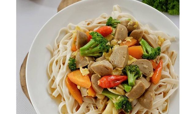 Kwetiau Siram Bakso Sayuran, Menu Sahur Simpel