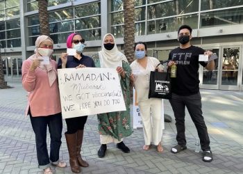 Muslim Latin Kunjungi Masjid untuk Berbuka dengan Taco dan Vaksinasi