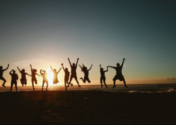 Memilih Teman yang Baik untuk Anak