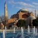 Untaian Lampu Bersinar di Masjid Hagia Sophia