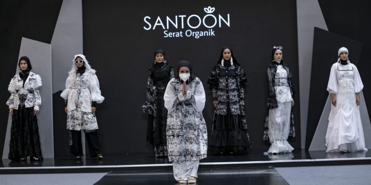 Inspirasi Hitam Putih dari Santoon by Pricilla Margie