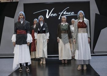 Vee House by Alvy Oktrisni Tampilkan Koleksi Rustic