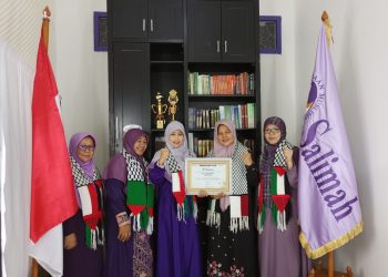 Foto: penyerahan bantuan Salimah untuk Palestina melalui KPIQP sebesar 1 milyar rupiah.