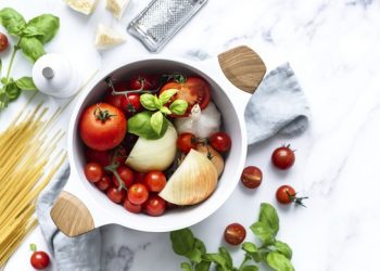 5 Bahan Wajib untuk Berbuka Keluarga Muslim