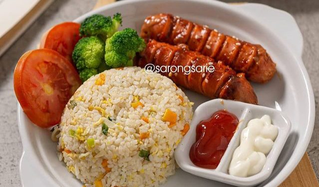 Ide Sahur Nikmat: Nasi Goreng dan Sosis Barbeque