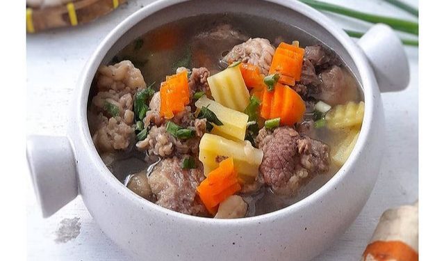 Cara Membuat Sop Daging Lezat untuk Berbuka