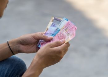 Membayar Zakat Fitri dengan Uang, Terlarangkah?