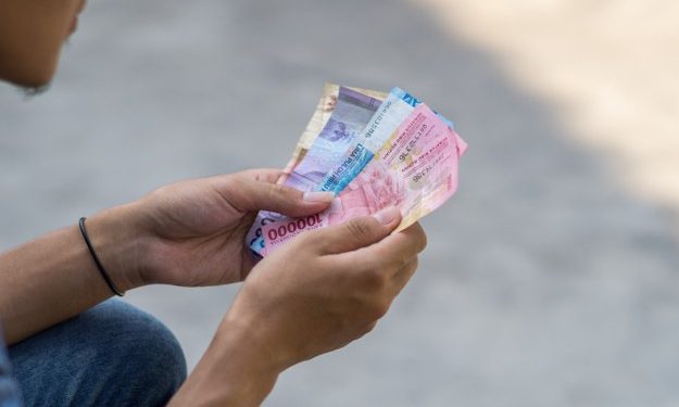 Membayar Zakat Fitri dengan Uang, Terlarangkah?