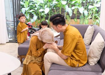 Sungkeman, Tradisi Lebaran Keluarga Nycta Gina