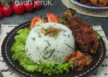 Sarapan Pagi dengan Nasi Gurih Daun Jeruk