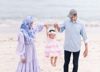 Cerita Kartika Putri dan Surga di Telapak Kaki Ibu