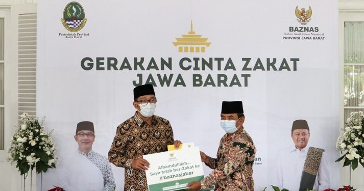 Gubernur Jabar Ridwan Kamil Tunaikan Zakat via BAZNAS