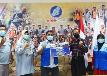 Himpunan Alumni Fakultas Kehutanan IPB Serahkan Bantuan Korban Bencana Alam Di NTT & NTB