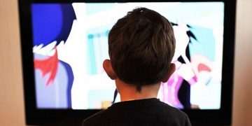 12 Efek Positif Televisi dalam Kehidupan Seorang Anak