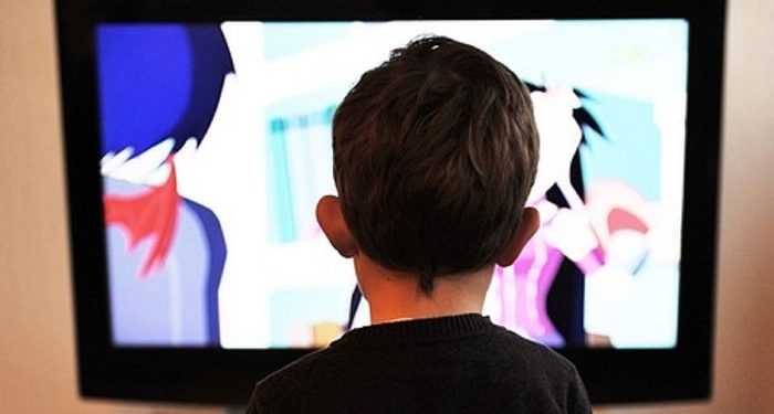 12 Efek Positif Televisi dalam Kehidupan Seorang Anak