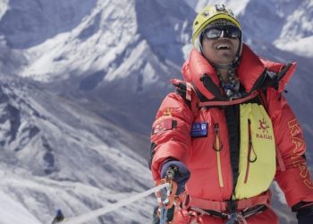 Zhang Hong Jadi Pendaki Buta Gunung Everest Pertama Asal Asia