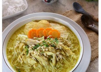 Makan Siang Nikmat dengan Soto Kari Ayam