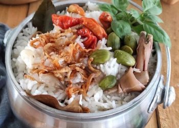Resep Nasi Liwet Daun Jeruk Mudah dan Lezat