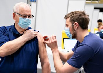 Untuk Yakinkan Muslim Ikut Vaksin, Denmark Terbitkan Buklet Berisi Ayat Quran