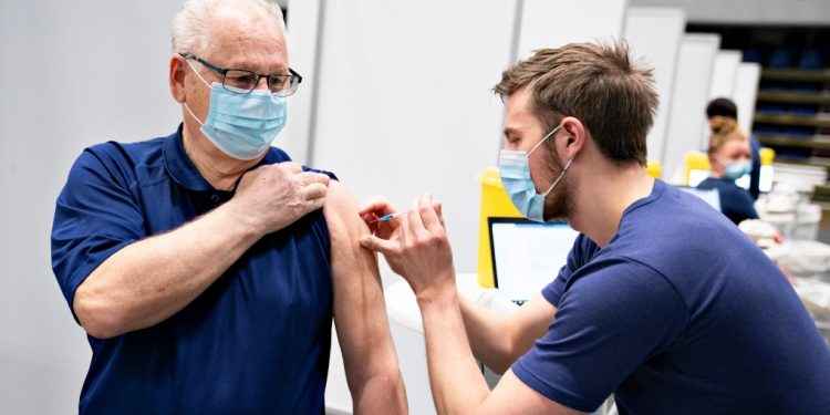 Untuk Yakinkan Muslim Ikut Vaksin, Denmark Terbitkan Buklet Berisi Ayat Quran