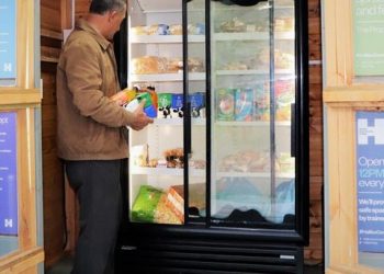 Muslim Halifax Satukan Komunitas dengan Kulkas Makanan Gratis