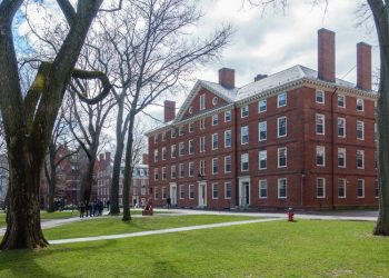 Pelajar Muslim di Virginia Berhasil Dapat Beasiswa di 6 Universitas Terkemuka