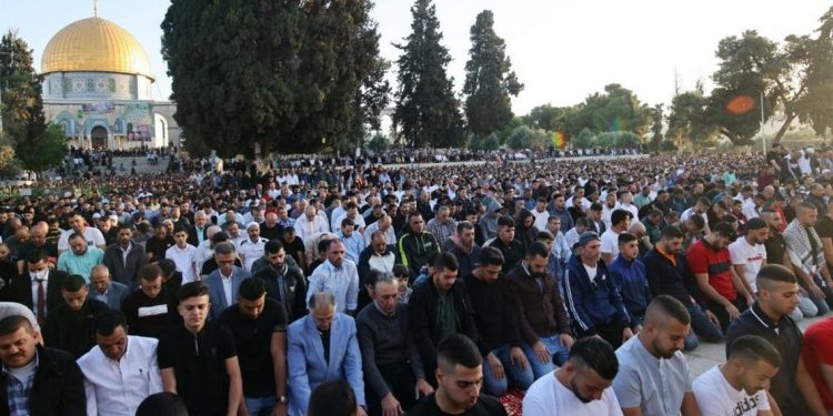 Shalat Idul Fitri Digelar di Masjid Al-Aqsha Pasca Serangan Israel