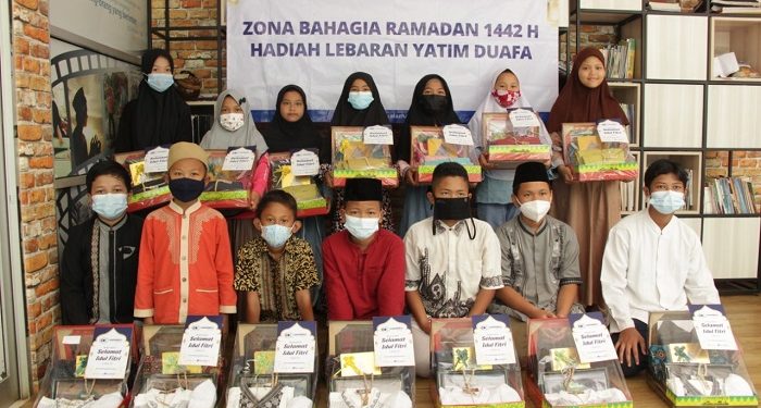 LAZ Al Azhar Bersama Askrindo Syariah Kirimkan Parsel Ibadah Untuk Yatim Duafa