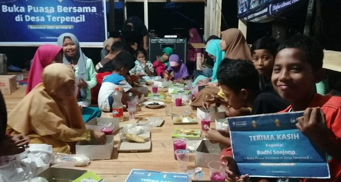 LAZ Al Azhar Salurkan Takjil Gratis di Pelosok Banten