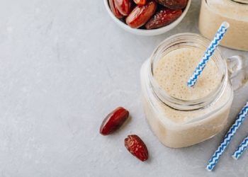 beberapa khasiat susu kurma bagi kesehatan tubuh beserta dengan cara membuatnya. Semoga bermanfaat.