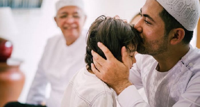 4 Bekal dalam Mendidik Anak
