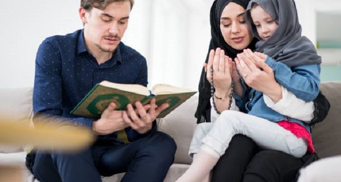 Menjadi Cermin Terbaik untuk Anak