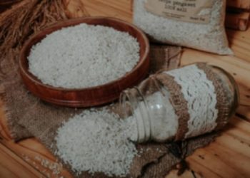 Zakat Fitrah Menggunakan Beras Pemberian