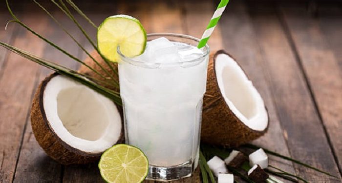 5 Manfaat Air Kelapa Untuk Temani Berbuka Puasa