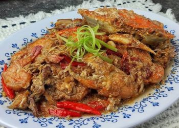 Santap Siang dengan Kepiting Asam Manis