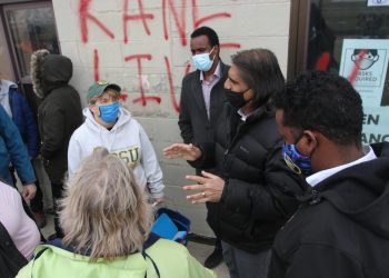 Pemimpin Muslim Memaafkan Pria yang Merusak Masjid