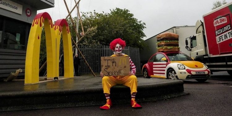 Aktivis Hak Hewan Blokir Pasokan Bahan Baku ke McDonald's Inggris