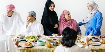 Kesepian di Tengah Keramaian