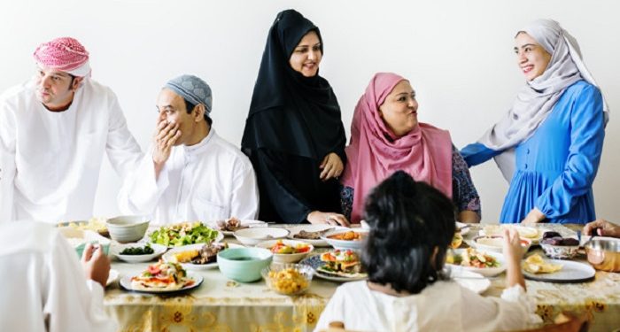 Kesepian di Tengah Keramaian